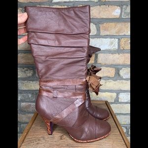 Kenzie ‘Hostess’ Leather Heeled Boots